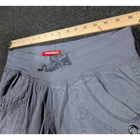 Union Bay Gray Utility Shorts Woman Size 5 Cargo Y2K Skater Roll Tab Leg W32" - Picture 2 of 7